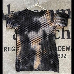 Multicolored tee shirt w/ black pants